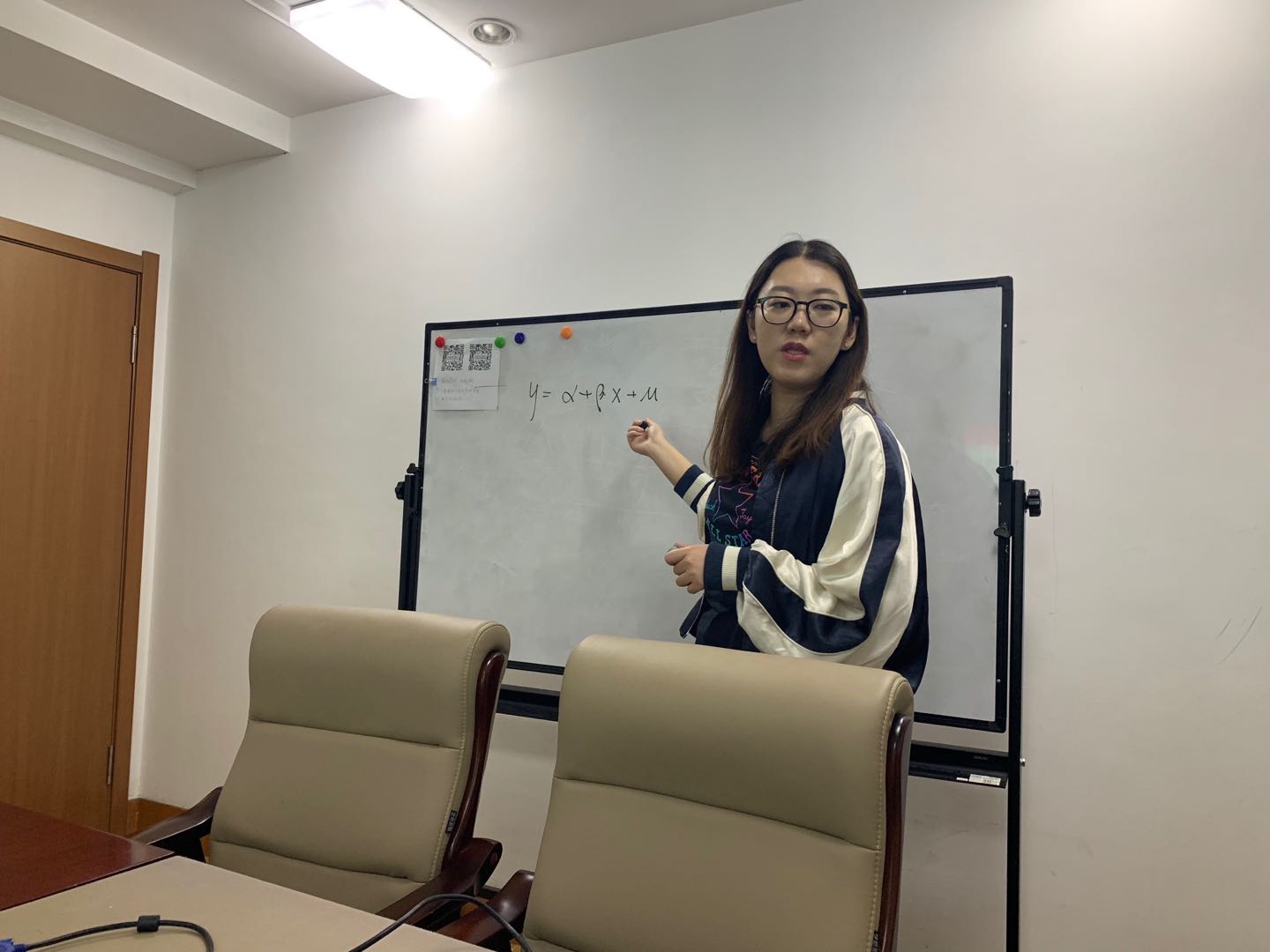 英国威廉希尔唯一官网博士生沙龙2019-06(总第6期)简报图片.jpg 英国威廉希尔唯一官网博士生沙龙2019-06(总第6期)简报图片.jpg